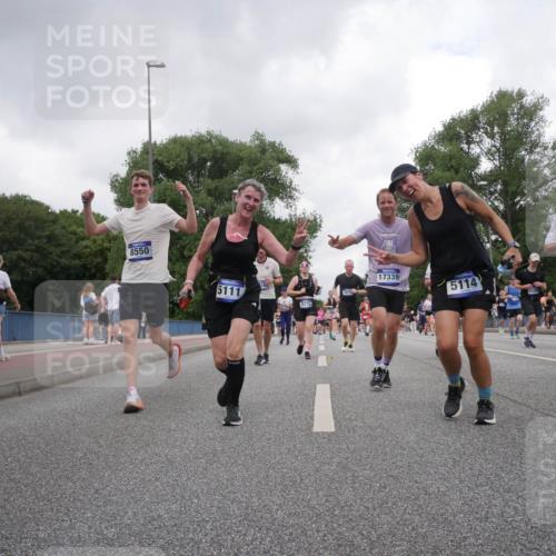 29.06.2025 - hella hamburg halbmarathon Luisa Fischer http://msf.ph/oto/8483196 29.06.2025 10:51:04 Kennedybrücke 8550, 5111, 3679, 8270, 17339, 5114, 4239, 1749, 1073, 1430, 1523, 2163, 2320, 2407, 3679, 4239, 5796, 6255, 6256, 8105, 8158, 8270, 9356, 10658, 10777 meine-sportfotos.de