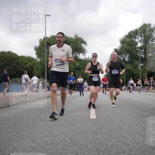 29.06.2025 - hella hamburg halbmarathon Luisa Fischer http://msf.ph/oto/8483265 29.06.2025 10:51:06 Kennedybrücke 14186, 7631, 8270, 3679, 5796, 1430, 1523, 2163, 2407, 2882, 3679, 4239, 4974, 5796, 6255, 6256, 6879, 8270, 9356, 10658, 10777 meine-sportfotos.de