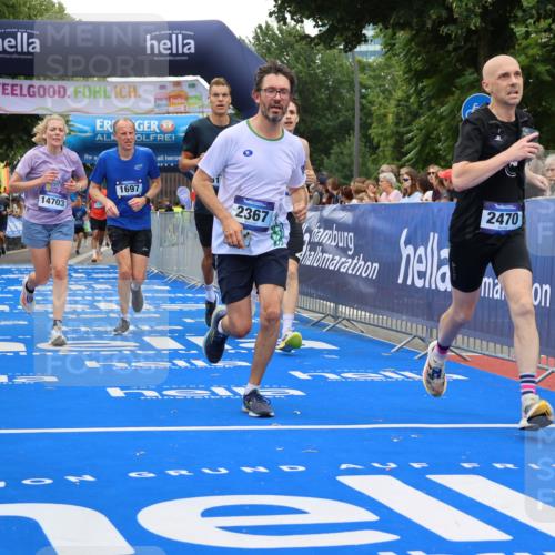 29.06.2025 - hella hamburg halbmarathon Strokosch-Dieckow http://msf.ph/oto/8483279 29.06.2025 10:45:21 Ziel 1697, 2188, 2367, 2470, 3186, 5706, 9105, 10064, 11469, 12277, 12643, 12783, 14703, 15563, 15636, 15741, 15760, 16513, 16725, 17499, 18407, 18638 meine-sportfotos.de