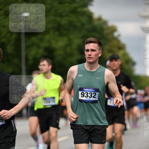 29.06.2025 - hella hamburg halbmarathon Dr. Thomas Lammeyer http://msf.ph/oto/8483301 29.06.2025 10:20:43 Kennedybrücke 1240, 1244, 1602, 1825, 2347, 2912, 3023, 3030, 3088, 3134, 3156, 3176, 3484, 3648, 3687, 5036, 6024, 6742, 7257, 7358, 7360, 7376, 7792, 7924, 7928, 8263, 8317, 8619, 8707, 8847, 8857, 9091, 9208, 9332, 9492, 9664, 9676, 9891, 10076, 10165, 10320, 10391, 10575, 10926, 11236, 11335, 11344, 11345, 11410, 11428 meine-sportfotos.de