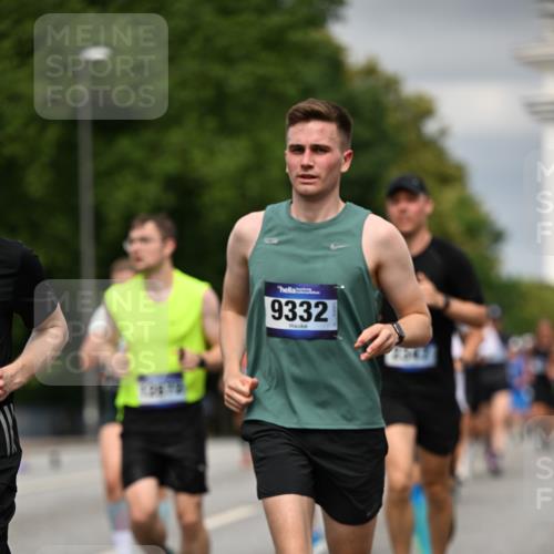 29.06.2025 - hella hamburg halbmarathon Dr. Thomas Lammeyer http://msf.ph/oto/8483311 29.06.2025 10:20:43 Kennedybrücke 1240, 1244, 1602, 1825, 2347, 2912, 3023, 3030, 3088, 3134, 3156, 3176, 3484, 3648, 3687, 5036, 6024, 6742, 7257, 7358, 7360, 7376, 7792, 7924, 7928, 8263, 8317, 8619, 8707, 8847, 8857, 9091, 9208, 9332, 9492, 9664, 9676, 9891, 10076, 10165, 10320, 10391, 10575, 10926, 11236, 11335, 11344, 11345, 11410, 11428 meine-sportfotos.de
