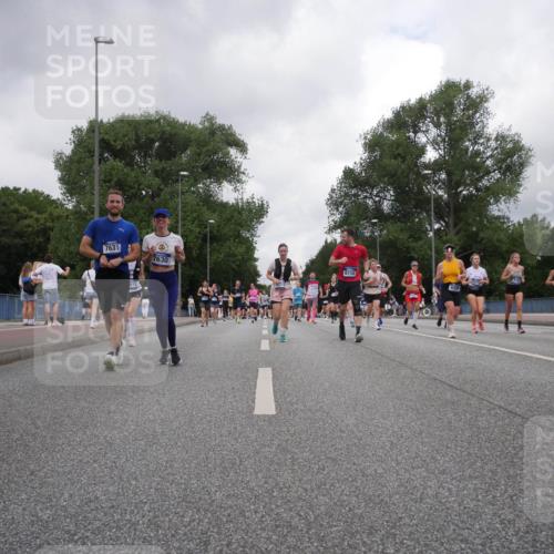29.06.2025 - hella hamburg halbmarathon Luisa Fischer http://msf.ph/oto/8483337 29.06.2025 10:51:09 Kennedybrücke 7631, 7630, 412, 6256, 2163, 9356, 1430, 1434, 1523, 2163, 2407, 2882, 3679, 4239, 4974, 5796, 6255, 6256, 6879, 8270, 9356, 10075, 10658, 10777 meine-sportfotos.de
