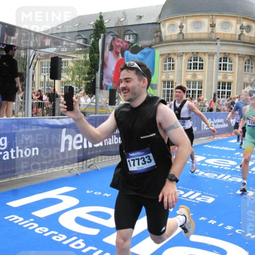 29.06.2025 - hella hamburg halbmarathon Michael Strokosch http://msf.ph/oto/8483361 29.06.2025 10:42:35 Ziel 1209, 1353, 1735, 1800, 1962, 4235, 7116, 7448, 7508, 7734, 13446, 16295, 16333, 17016, 17637, 17733, 17911, 18680 meine-sportfotos.de