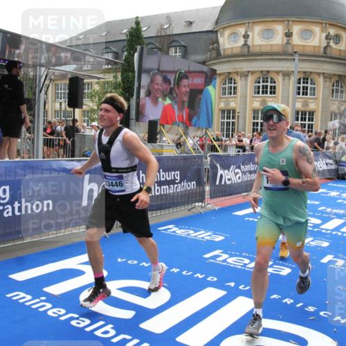 29.06.2025 - hella hamburg halbmarathon Michael Strokosch http://msf.ph/oto/8483414 29.06.2025 10:42:36 Ziel 1209, 1353, 1735, 1962, 4235, 7116, 7448, 7508, 7734, 13446, 13483, 16295, 16333, 17016, 17733, 18632, 18680 meine-sportfotos.de