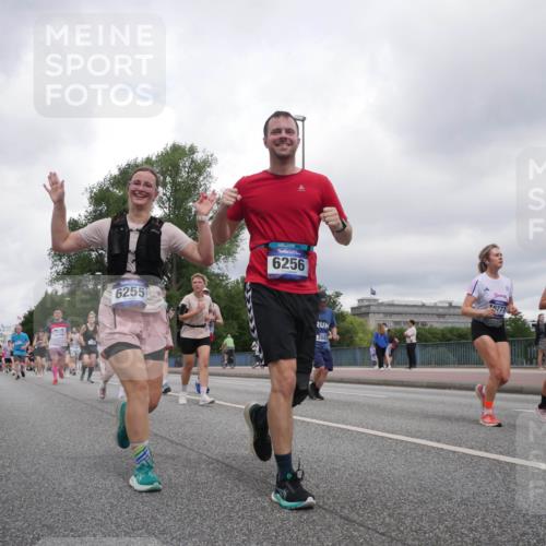 29.06.2025 - hella hamburg halbmarathon Luisa Fischer http://msf.ph/oto/8483444 29.06.2025 10:51:13 Kennedybrücke 1434, 6255, 6256, 2882, 10777, 2163, 1434, 2163, 2195, 2407, 2418, 2882, 4974, 6255, 6256, 6879, 9018, 9356, 10075, 10777 meine-sportfotos.de