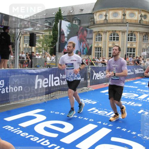29.06.2025 - hella hamburg halbmarathon Michael Strokosch http://msf.ph/oto/8483496 29.06.2025 10:42:37 Ziel 1209, 1735, 1962, 4235, 7508, 13446, 13483, 16295, 16333, 17016, 17733, 18275, 18632, 18680 meine-sportfotos.de