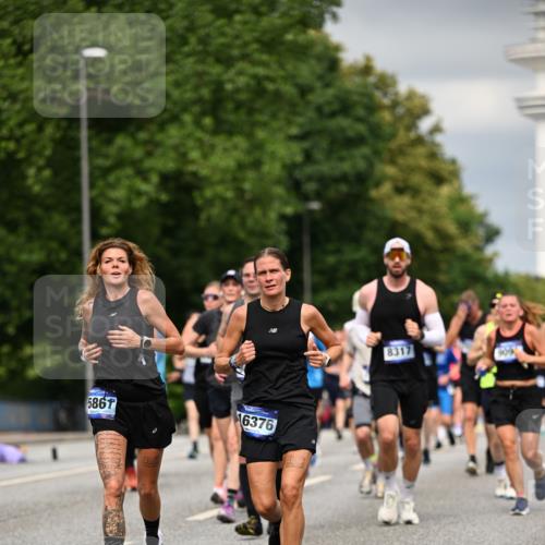 29.06.2025 - hella hamburg halbmarathon Dr. Thomas Lammeyer http://msf.ph/oto/8483836 29.06.2025 10:20:47 Kennedybrücke 1117, 1240, 1602, 1825, 2347, 2912, 3023, 3030, 3088, 3134, 3156, 3450, 3484, 3687, 5036, 5037, 6024, 6742, 7257, 7358, 7360, 7376, 7792, 7924, 7928, 8263, 8317, 8619, 8847, 8857, 9091, 9208, 9332, 9492, 9664, 9675, 9676, 9891, 10076, 10165, 10314, 10317, 10320, 10391, 10575, 10926, 11236, 11335, 11410, 11428 meine-sportfotos.de