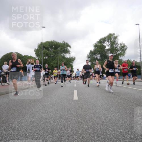 29.06.2025 - hella hamburg halbmarathon Luisa Fischer http://msf.ph/oto/8483839 29.06.2025 10:51:22 Kennedybrücke 10772, 687, 2555, 1386, 1045, 1434, 2148, 2195, 2418, 2994, 3468, 3504, 4037, 4588, 5886, 7412, 8310, 8948, 9018, 10075 meine-sportfotos.de