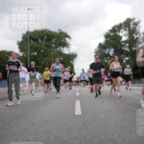 29.06.2025 - hella hamburg halbmarathon Luisa Fischer http://msf.ph/oto/8483858 29.06.2025 10:51:23 Kennedybrücke 1045, 1645, 2148, 2195, 2418, 2994, 3468, 3504, 3933, 4037, 4588, 5886, 7412, 8310, 8948, 9018 meine-sportfotos.de