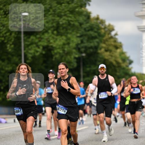 29.06.2025 - hella hamburg halbmarathon Dr. Thomas Lammeyer http://msf.ph/oto/8483897 29.06.2025 10:20:47 Kennedybrücke 1117, 1240, 1602, 1825, 2347, 2912, 3023, 3030, 3088, 3134, 3156, 3450, 3484, 3687, 5036, 5037, 6024, 6742, 7257, 7358, 7360, 7376, 7792, 7924, 7928, 8263, 8317, 8619, 8847, 8857, 9091, 9208, 9332, 9492, 9664, 9675, 9676, 9891, 10076, 10165, 10314, 10317, 10320, 10391, 10575, 10926, 11236, 11335, 11410, 11428 meine-sportfotos.de