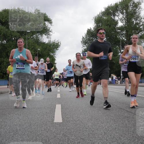 29.06.2025 - hella hamburg halbmarathon Luisa Fischer http://msf.ph/oto/8483902 29.06.2025 10:51:24 Kennedybrücke 12152, 48, 2555, 5621, 13, 412, 2142, 458, 2994, 1045, 1645, 2148, 2195, 2418, 2994, 3468, 3504, 3933, 4037, 4588, 5886, 7412, 8310, 8948, 9018 meine-sportfotos.de