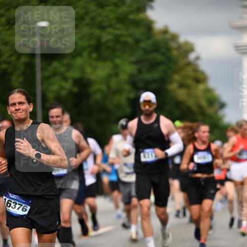 29.06.2025 - hella hamburg halbmarathon Dr. Thomas Lammeyer http://msf.ph/oto/8484014 29.06.2025 10:20:48 Kennedybrücke 1117, 1240, 1602, 1825, 2347, 2912, 3023, 3030, 3088, 3134, 3450, 3687, 5036, 5037, 6024, 6742, 6948, 7257, 7358, 7360, 7376, 7792, 7924, 7928, 8263, 8317, 8513, 8619, 8847, 8857, 9091, 9208, 9332, 9492, 9664, 9675, 9676, 9891, 10076, 10165, 10314, 10317, 10320, 10391, 10575, 10926, 11236, 11335, 11410, 11428 meine-sportfotos.de