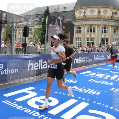 29.06.2025 - hella hamburg halbmarathon Michael Strokosch http://msf.ph/oto/8484131 29.06.2025 10:42:52 Ziel 5011, 5477, 7105, 13398, 13725, 14447, 14560, 14813, 15297, 15301, 15851, 18559 meine-sportfotos.de