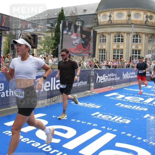 29.06.2025 - hella hamburg halbmarathon Michael Strokosch http://msf.ph/oto/8484143 29.06.2025 10:42:53 Ziel 5011, 5477, 7105, 13398, 13725, 14447, 14560, 14813, 15297, 15301, 15851, 18559, 18659 meine-sportfotos.de