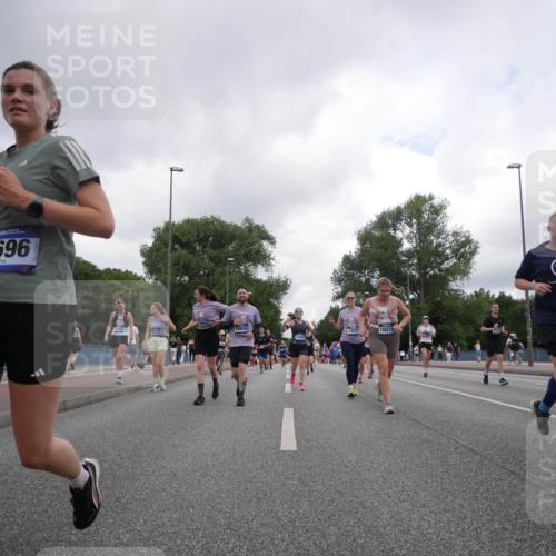 29.06.2025 - hella hamburg halbmarathon Luisa Fischer http://msf.ph/oto/8484414 29.06.2025 10:51:37 Kennedybrücke 9696, 4184, 18858, 4182, 1639, 16305, 18474, 1246, 1246, 1639, 2627, 2704, 3049, 4856, 5952, 6950, 7427, 7970, 8077, 9696, 9787 meine-sportfotos.de