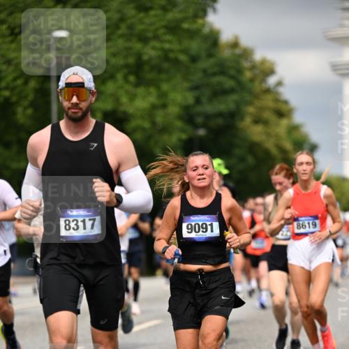 29.06.2025 - hella hamburg halbmarathon Dr. Thomas Lammeyer http://msf.ph/oto/8484492 29.06.2025 10:20:51 Kennedybrücke 1117, 1240, 1602, 1825, 2347, 2912, 3023, 3088, 3450, 3622, 3687, 5036, 5037, 6488, 6948, 7257, 7358, 7360, 7376, 7924, 7928, 8263, 8317, 8513, 8619, 8857, 9091, 9208, 9332, 9492, 9664, 9675, 9676, 9891, 10076, 10165, 10314, 10317, 10320, 10391, 10575, 10926, 11335, 11410, 11428 meine-sportfotos.de