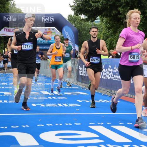 29.06.2025 - hella hamburg halbmarathon Strokosch-Dieckow http://msf.ph/oto/8484553 29.06.2025 10:45:10 Ziel 2188, 2270, 3917, 4997, 6054, 6375, 6575, 6819, 7087, 9302, 9710, 10064, 10313, 10741, 12783, 13919, 15365, 15563, 15636, 15651, 15741, 15760, 16513, 16685, 16689, 17120, 17960, 18346, 18718 meine-sportfotos.de