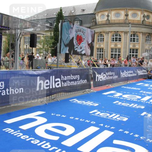 29.06.2025 - hella hamburg halbmarathon Michael Strokosch http://msf.ph/oto/8484592 29.06.2025 10:43:07 Ziel 4229, 6721, 7035, 7451, 8218, 9364, 9833, 10469, 12657, 12723, 12776, 12839, 15255, 17177, 19038 meine-sportfotos.de