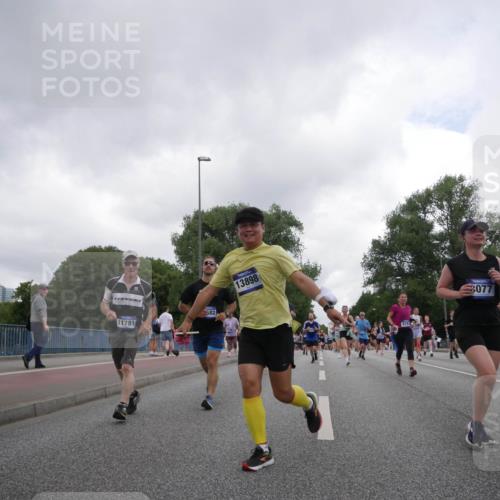 29.06.2025 - hella hamburg halbmarathon Luisa Fischer http://msf.ph/oto/8484672 29.06.2025 10:51:42 Kennedybrücke 11781, 82, 13898, 077, 3049, 1463, 2704, 3049, 3077, 4856, 5952, 6950, 7427, 8077, 9775, 9787, 10366 meine-sportfotos.de