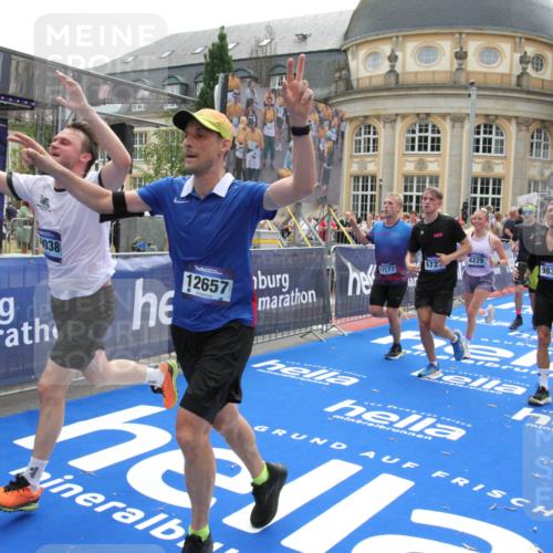 29.06.2025 - hella hamburg halbmarathon Michael Strokosch http://msf.ph/oto/8484755 29.06.2025 10:43:10 Ziel 4229, 6721, 7026, 7451, 9833, 10251, 10469, 11177, 12153, 12657, 12723, 12776, 12839, 15255, 17177, 19038 meine-sportfotos.de