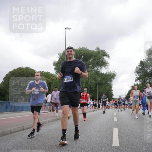 29.06.2025 - hella hamburg halbmarathon Luisa Fischer http://msf.ph/oto/8484877 29.06.2025 10:51:46 Kennedybrücke 0059, 11802, 16686, 18262, 183, 1463, 1720, 3049, 3077, 3215, 5714, 5952, 6950, 9775, 9787, 10366 meine-sportfotos.de