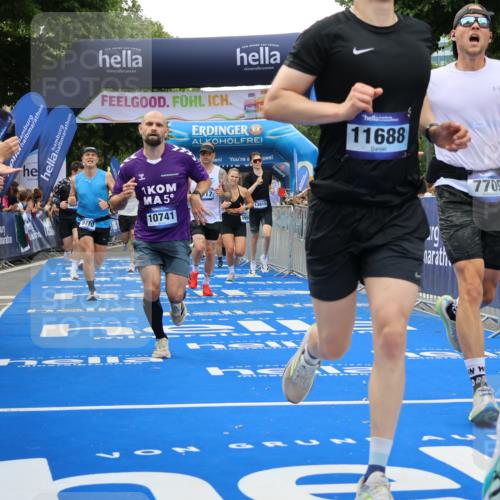 29.06.2025 - hella hamburg halbmarathon Strokosch-Dieckow http://msf.ph/oto/8485047 29.06.2025 10:45:03 Ziel 1171, 1424, 1520, 2270, 3917, 4997, 6266, 6575, 6819, 7087, 7709, 7843, 9302, 9710, 10313, 10741, 11688, 13919, 15334, 15365, 16058, 16685, 16689, 17120, 17381, 17544, 17960, 18055, 18346, 18718 meine-sportfotos.de