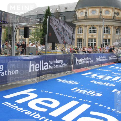 29.06.2025 - hella hamburg halbmarathon Michael Strokosch http://msf.ph/oto/8485154 29.06.2025 10:43:20 Ziel 1675, 3109, 3124, 3146, 7093, 10099, 15706, 15921, 16314, 16997, 18274, 18304 meine-sportfotos.de