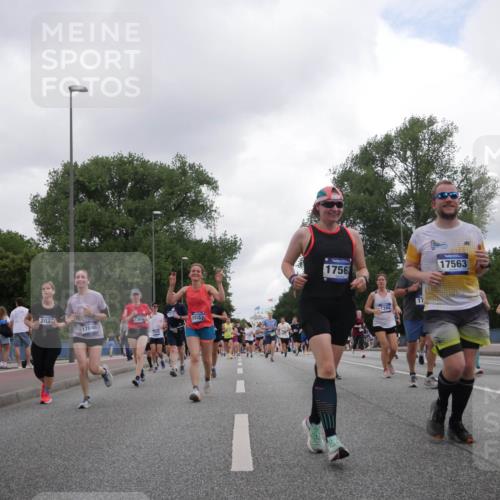 29.06.2025 - hella hamburg halbmarathon Luisa Fischer http://msf.ph/oto/8485165 29.06.2025 10:51:58 Kennedybrücke 2792, 203, 1367, 17046, 15357, 1756, 7394, 17, 17563, 9552, 2932, 1157, 1392, 1701, 1720, 3215, 4327, 5010, 7394, 8719, 9552, 9691, 10794 meine-sportfotos.de