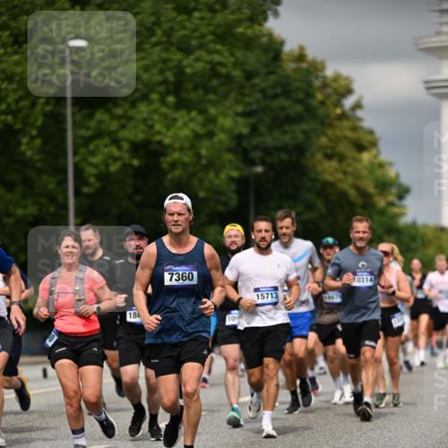 29.06.2025 - hella hamburg halbmarathon Dr. Thomas Lammeyer http://msf.ph/oto/8485184 29.06.2025 10:20:56 Kennedybrücke 1117, 1240, 1602, 1825, 2347, 3023, 3088, 3450, 3622, 5037, 6328, 6488, 6941, 6948, 7257, 7345, 7358, 7360, 7376, 7924, 7928, 8317, 8513, 8619, 8983, 9091, 9208, 9492, 9664, 9675, 9676, 10165, 10314, 10317, 10320, 10377, 10391, 10926, 11335, 11410 meine-sportfotos.de