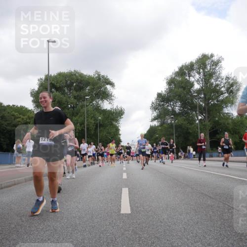 29.06.2025 - hella hamburg halbmarathon Luisa Fischer http://msf.ph/oto/8485249 29.06.2025 10:52:01 Kennedybrücke 1219, 1735, 4327, 7393, 107, 1157, 1174, 1175, 1392, 1701, 2067, 4327, 5010, 7394, 8719, 9552, 9691, 10794 meine-sportfotos.de