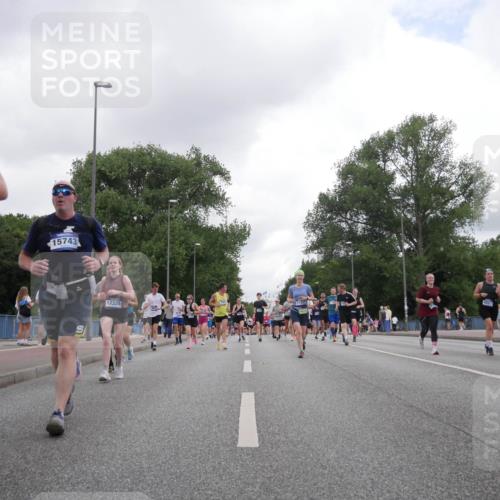 29.06.2025 - hella hamburg halbmarathon Luisa Fischer http://msf.ph/oto/8485261 29.06.2025 10:52:02 Kennedybrücke 15743, 571, 17325, 4327, 1392, 1157, 1174, 1175, 1392, 1701, 2067, 4327, 5010, 7394, 8719, 9552, 9691, 10794 meine-sportfotos.de