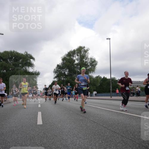 29.06.2025 - hella hamburg halbmarathon Luisa Fischer http://msf.ph/oto/8485360 29.06.2025 10:52:05 Kennedybrücke 7062, 1157, 4321, 1157, 1174, 1175, 1392, 2067, 3486, 4327, 7532, 8719, 10794 meine-sportfotos.de