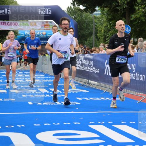29.06.2025 - hella hamburg halbmarathon Strokosch-Dieckow http://msf.ph/oto/8485436 29.06.2025 10:45:21 Ziel 1697, 2188, 2367, 2470, 3186, 5706, 9105, 10064, 11469, 12277, 12643, 12783, 14703, 15563, 15636, 15741, 15760, 16513, 16725, 17499, 18407, 18638 meine-sportfotos.de