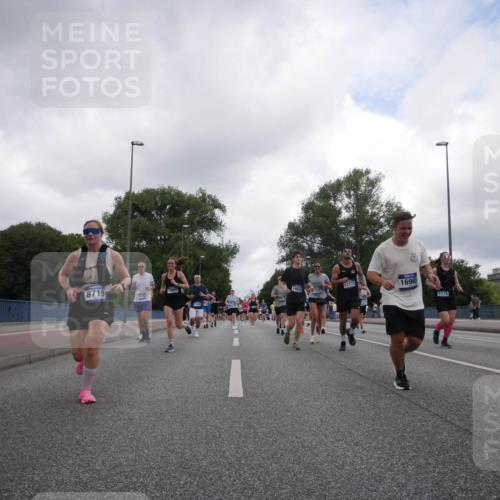 29.06.2025 - hella hamburg halbmarathon Luisa Fischer http://msf.ph/oto/8485468 29.06.2025 10:52:08 Kennedybrücke 8719, 6143, 14621, 12173, 16965, 1175, 1142, 1157, 1174, 1175, 1392, 2067, 3486, 4327, 7532, 8719 meine-sportfotos.de