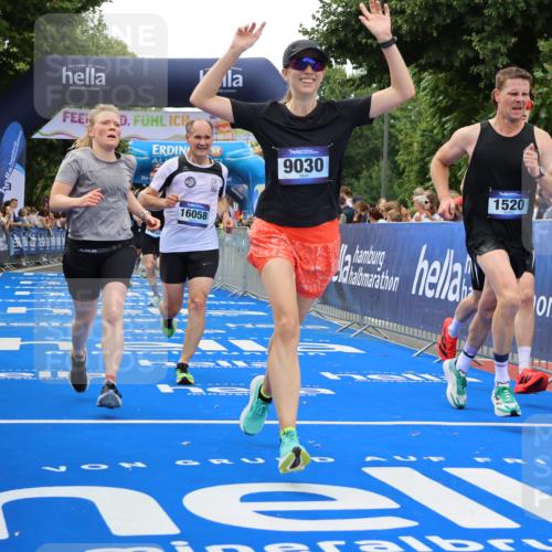 29.06.2025 - hella hamburg halbmarathon Strokosch-Dieckow http://msf.ph/oto/8485544 29.06.2025 10:44:57 Ziel 1171, 1424, 1520, 2098, 2890, 3917, 4425, 6266, 7709, 7843, 9030, 9710, 9720, 10741, 11688, 12161, 13919, 15334, 16058, 17381, 17382, 17406, 17544, 18055, 18631 meine-sportfotos.de