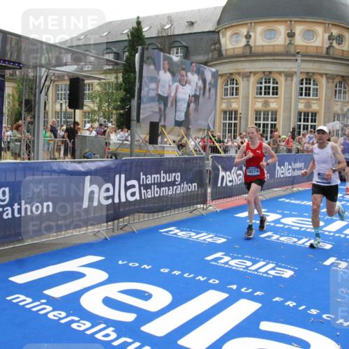 29.06.2025 - hella hamburg halbmarathon Michael Strokosch http://msf.ph/oto/8485551 29.06.2025 10:43:26 Ziel 2653, 3109, 3124, 3146, 3928, 5506, 8664, 10099, 10237, 13348, 15921, 16720, 17391, 18274, 18942, 18987, 19009, 19051 meine-sportfotos.de