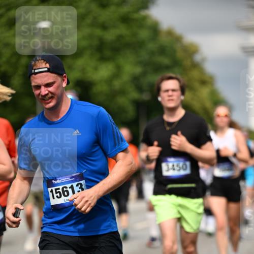 29.06.2025 - hella hamburg halbmarathon Dr. Thomas Lammeyer http://msf.ph/oto/8485691 29.06.2025 10:21:03 Kennedybrücke 1117, 1240, 1403, 1602, 1825, 3088, 3450, 3622, 5037, 5390, 6126, 6128, 6328, 6488, 6522, 6941, 6948, 7114, 7115, 7257, 7345, 7360, 7376, 7924, 7928, 8317, 8513, 8619, 8983, 9091, 9208, 9259, 9664, 9675, 9676, 10165, 10314, 10317, 10320, 10377, 10391, 10592, 10735, 10926, 11335, 11410 meine-sportfotos.de