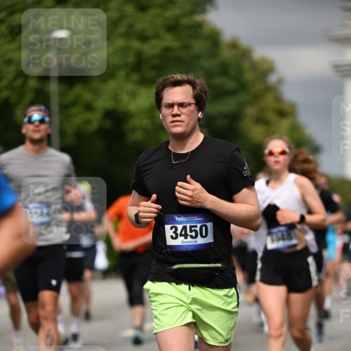 29.06.2025 - hella hamburg halbmarathon Dr. Thomas Lammeyer http://msf.ph/oto/8485731 29.06.2025 10:21:03 Kennedybrücke 1117, 1240, 1403, 1602, 1825, 3088, 3450, 3622, 5037, 5390, 6126, 6128, 6328, 6488, 6522, 6941, 6948, 7114, 7115, 7257, 7345, 7360, 7376, 7924, 7928, 8317, 8513, 8619, 8983, 9091, 9208, 9259, 9664, 9675, 9676, 10165, 10314, 10317, 10320, 10377, 10391, 10592, 10735, 10926, 11335, 11410 meine-sportfotos.de
