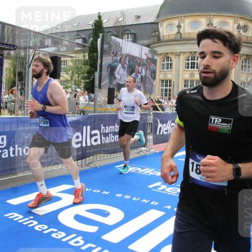 29.06.2025 - hella hamburg halbmarathon Michael Strokosch http://msf.ph/oto/8485738 29.06.2025 10:43:29 Ziel 2653, 3928, 5124, 5436, 5506, 7635, 8664, 9931, 10237, 13348, 15921, 16720, 17391, 18274, 18810, 18942, 18987, 19009, 19051 meine-sportfotos.de