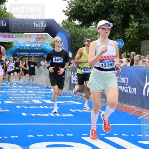 29.06.2025 - hella hamburg halbmarathon Strokosch-Dieckow http://msf.ph/oto/8485901 29.06.2025 10:44:53 Ziel 1171, 1424, 1520, 1941, 2098, 2890, 3004, 3098, 3785, 4425, 4915, 7056, 7167, 7325, 9030, 9720, 12161, 16058, 16834, 17381, 17382, 17406, 17544, 18055, 18631, 19207, 19210 meine-sportfotos.de
