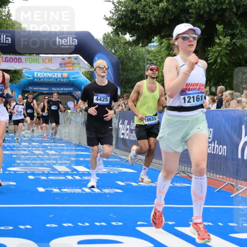 29.06.2025 - hella hamburg halbmarathon Strokosch-Dieckow http://msf.ph/oto/8485934 29.06.2025 10:44:53 Ziel 1171, 1424, 1520, 1941, 2098, 2890, 3004, 3098, 3785, 4425, 4915, 7056, 7167, 7325, 9030, 9720, 12161, 16058, 16834, 17381, 17382, 17406, 17544, 18055, 18631, 19207, 19210 meine-sportfotos.de