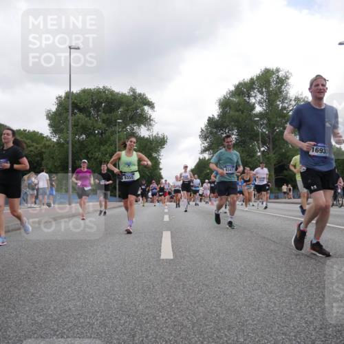 29.06.2025 - hella hamburg halbmarathon Luisa Fischer http://msf.ph/oto/8485952 29.06.2025 10:52:22 Kennedybrücke 9359, 9341, 16935, 1626, 2475, 3086, 3383, 3661, 4403, 5551, 7931, 7936, 8549, 8759, 8760, 9341, 10204, 10479 meine-sportfotos.de