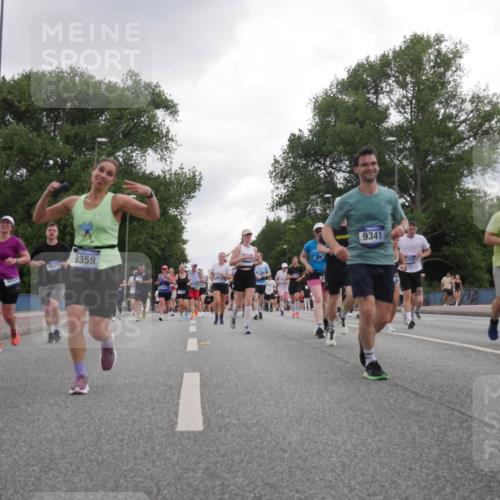 29.06.2025 - hella hamburg halbmarathon Luisa Fischer http://msf.ph/oto/8485968 29.06.2025 10:52:23 Kennedybrücke 3224, 8521, 9359, 9341, 2475, 3383, 1626, 2475, 3086, 3383, 3661, 4403, 5551, 7931, 7936, 8549, 8759, 8760, 9341, 10204, 10479 meine-sportfotos.de