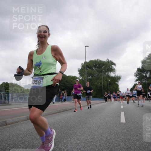 29.06.2025 - hella hamburg halbmarathon Luisa Fischer http://msf.ph/oto/8486023 29.06.2025 10:52:24 Kennedybrücke 359, 3224, 1626, 1845, 1626, 2475, 3086, 3383, 3661, 4403, 5551, 7931, 7936, 8549, 8759, 8760, 9245, 9341, 10204, 10479 meine-sportfotos.de