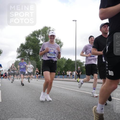 29.06.2025 - hella hamburg halbmarathon Luisa Fischer http://msf.ph/oto/8486159 29.06.2025 10:52:32 Kennedybrücke 1364, 9245, 7931, 8549, 2527, 2668, 3086, 3232, 3661, 4403, 5781, 6191, 6497, 7931, 7936, 7947, 8549, 8759, 8760, 9245, 10333, 10479 meine-sportfotos.de