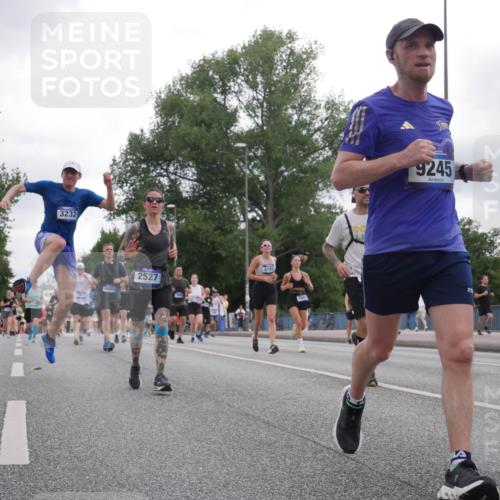 29.06.2025 - hella hamburg halbmarathon Luisa Fischer http://msf.ph/oto/8486206 29.06.2025 10:52:34 Kennedybrücke 3232, 7427, 10333, 2527, 6191, 9245, 1584, 2527, 2668, 3232, 3661, 4403, 5781, 6191, 6497, 7203, 7650, 7931, 7936, 7947, 7948, 8065, 8549, 8759, 8760, 9245, 10333, 10479 meine-sportfotos.de