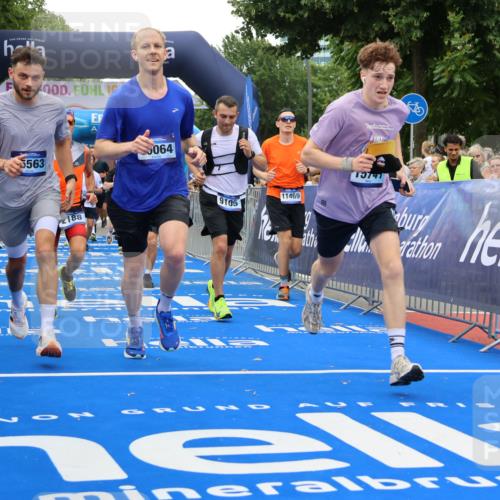29.06.2025 - hella hamburg halbmarathon Strokosch-Dieckow http://msf.ph/oto/8486258 29.06.2025 10:45:17 Ziel 1697, 2188, 2367, 2470, 3186, 5706, 6054, 6375, 7087, 9105, 10064, 11469, 12783, 14703, 15563, 15636, 15651, 15741, 15760, 16513, 17120, 17499, 18346, 18407, 18718 meine-sportfotos.de
