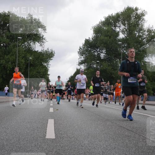 29.06.2025 - hella hamburg halbmarathon Luisa Fischer http://msf.ph/oto/8486302 29.06.2025 10:52:38 Kennedybrücke 15057, 7947, 7948, 10333, 19084, 1167, 1584, 2527, 2668, 3232, 4769, 5118, 5781, 6191, 6497, 7203, 7650, 7947, 7948, 8065, 10130, 10333, 10654 meine-sportfotos.de