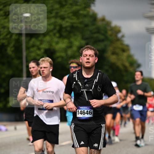 29.06.2025 - hella hamburg halbmarathon Dr. Thomas Lammeyer http://msf.ph/oto/8486433 29.06.2025 10:21:07 Kennedybrücke 1117, 1137, 1240, 1403, 1825, 2908, 3450, 3622, 5037, 5390, 5995, 6126, 6128, 6328, 6488, 6522, 6941, 6948, 7114, 7115, 7257, 7345, 7360, 7376, 8513, 8895, 8983, 9208, 9259, 9675, 10165, 10314, 10317, 10320, 10377, 10391, 10592, 10735, 10926, 11335, 11410 meine-sportfotos.de