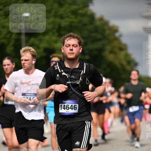 29.06.2025 - hella hamburg halbmarathon Dr. Thomas Lammeyer http://msf.ph/oto/8486467 29.06.2025 10:21:07 Kennedybrücke 1117, 1137, 1240, 1403, 1825, 2908, 3450, 3622, 5037, 5390, 5995, 6126, 6128, 6328, 6488, 6522, 6941, 6948, 7114, 7115, 7257, 7345, 7360, 7376, 8513, 8895, 8983, 9208, 9259, 9675, 10165, 10314, 10317, 10320, 10377, 10391, 10592, 10735, 10926, 11335, 11410 meine-sportfotos.de